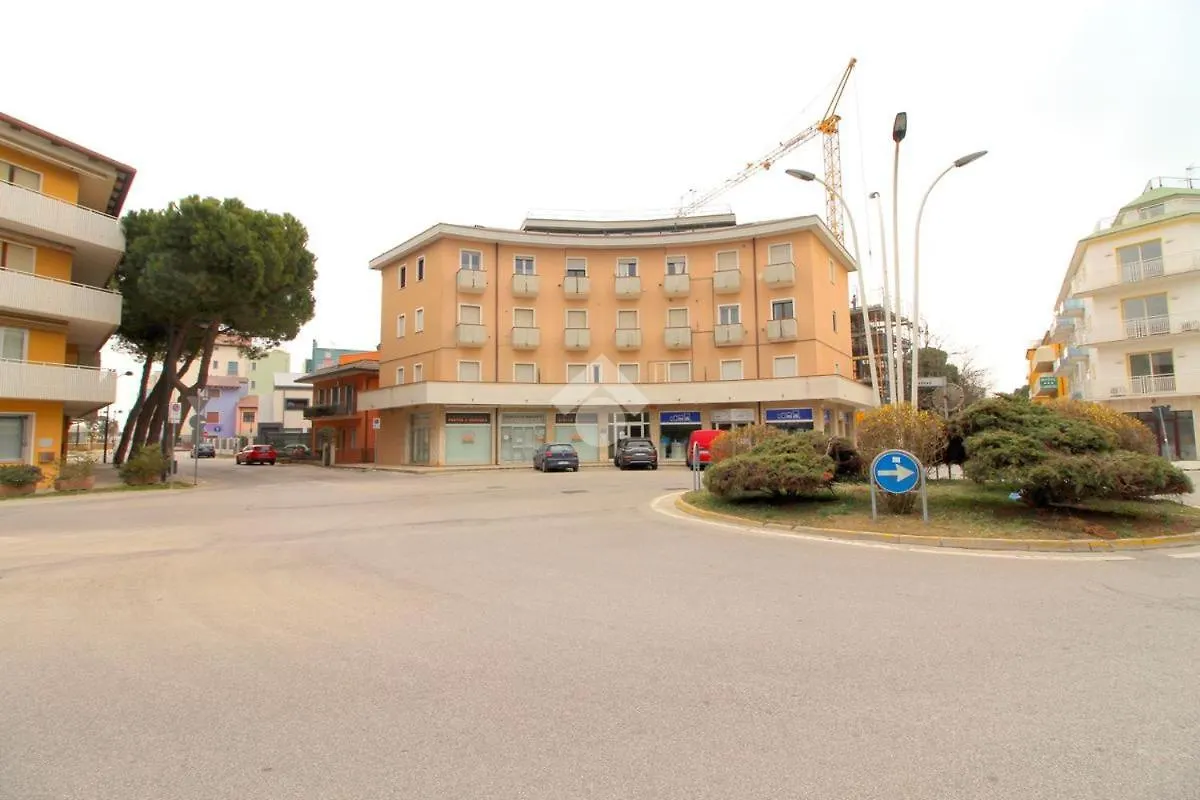Appartamento AMPIO BILOCALE Caorle LUNGOMARE LEVANTE